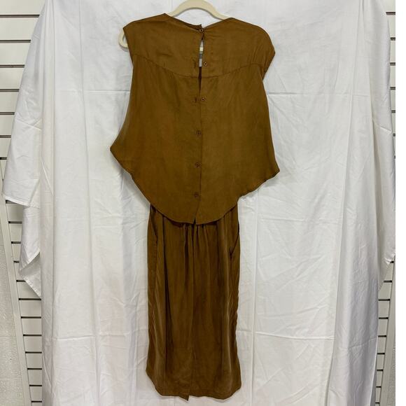 C. Luce Cape Sleeve Back Slit Shift Midi Dress Khaki Brown Women's Size Small - Picture 3 of 4